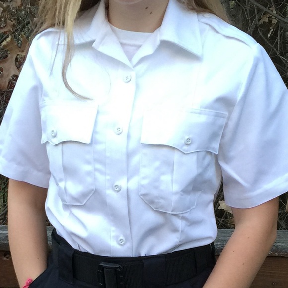 Blauer Tops - Blauer short sleeve work shirt with pockets